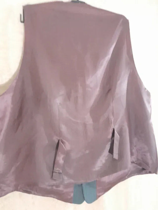 Vesta costum. Noua, fara eticheta.