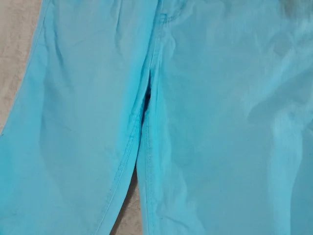 Pantaloni scurti Denim. Marime talie 36 cm.