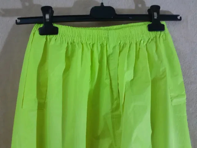 Pantaloni impermeabili reflectorizanti. Noi fara eticheta. Talie 30/ 51 cm.