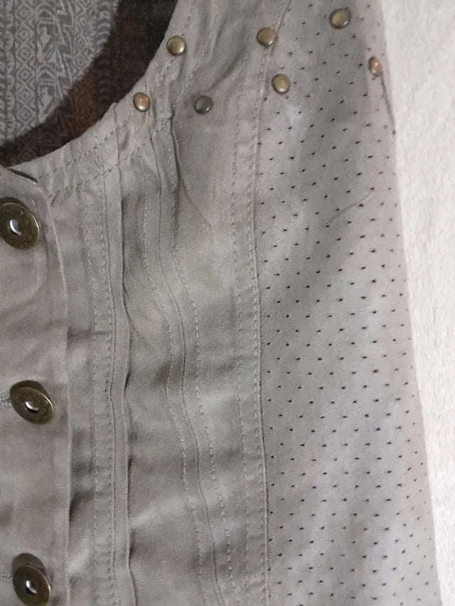 Vesta Bershka. Marime S. Piele intoarsa.