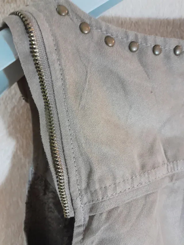 Vesta Bershka. Marime S. Piele intoarsa.