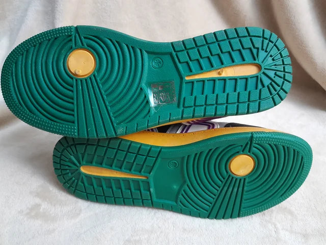 Adidasi multicolor. Noi. Fara eticheta. Marime 39.