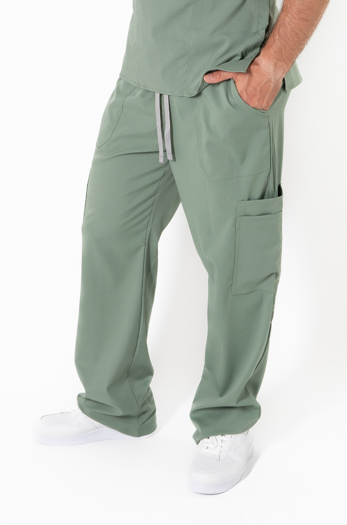 Pantaloni sanitari.