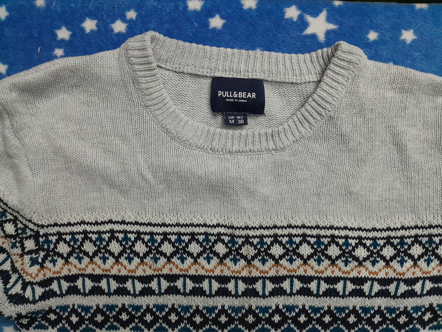 Pulovar Pull& Bear. Marime M. 100% bumbac.