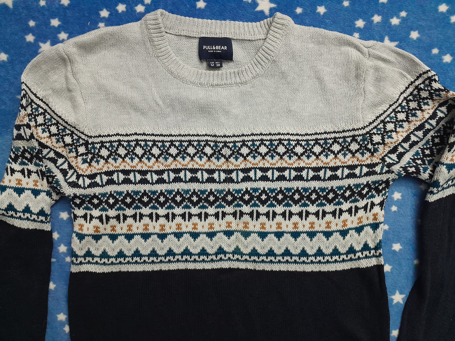Pulovar Pull& Bear. Marime M. 100% bumbac.