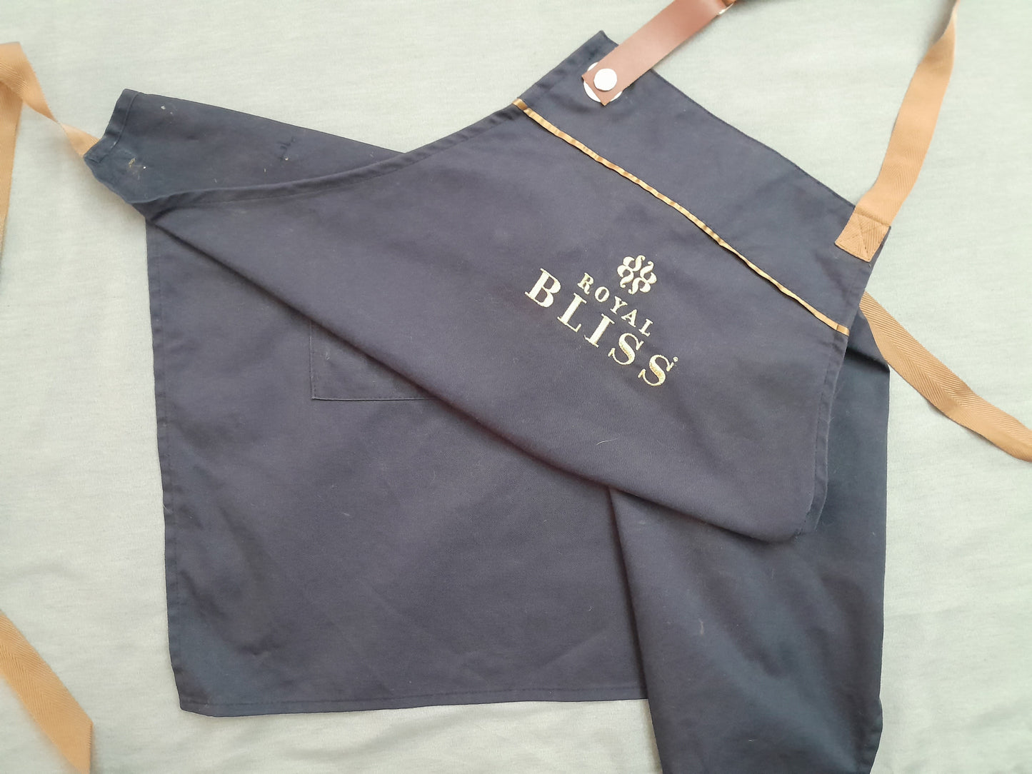 Sort ospatar. Royal Bliss.
