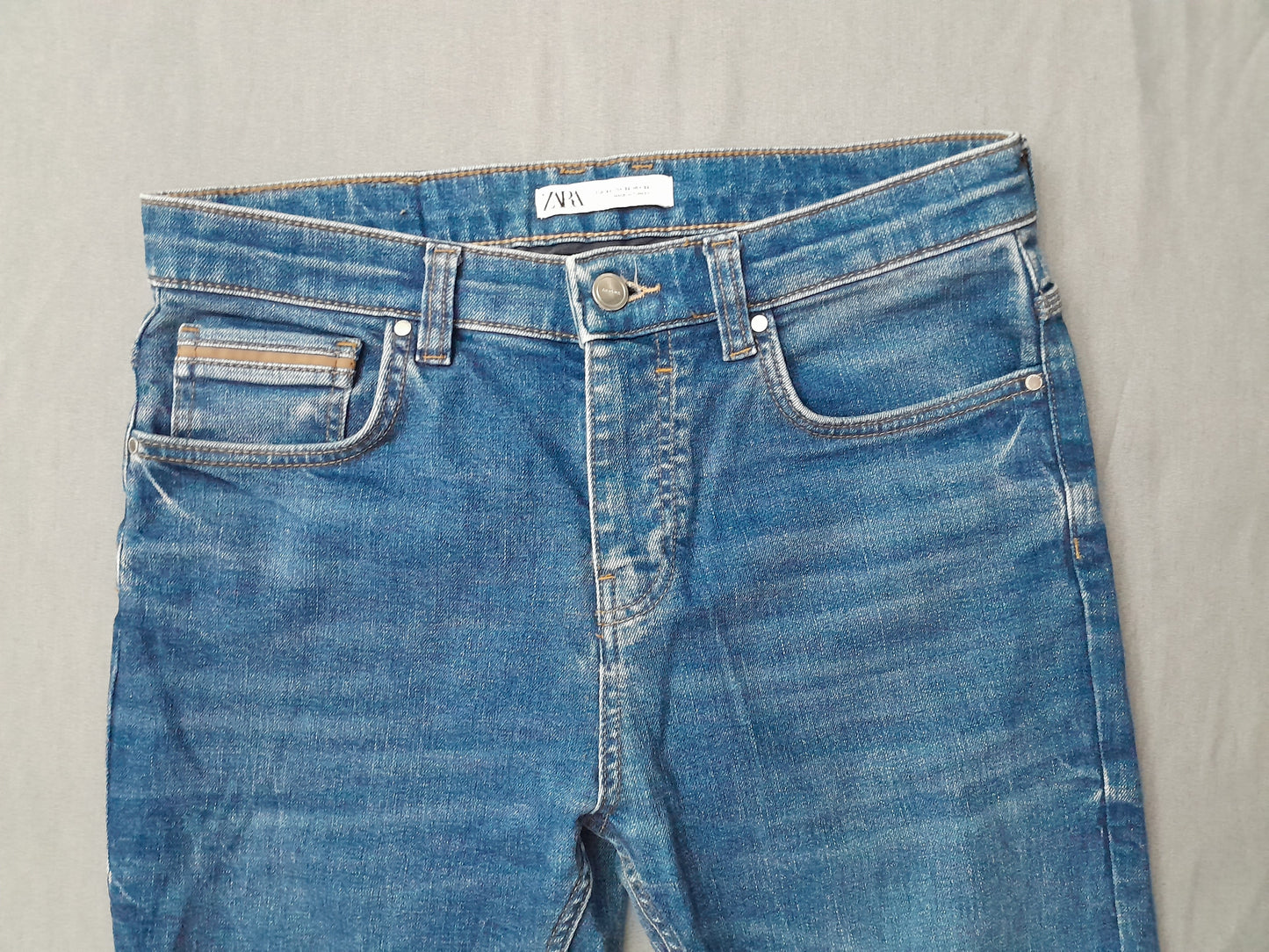 Blugi barbatesti. Marca ZARA. Marime 42. Talie: 43 cm.