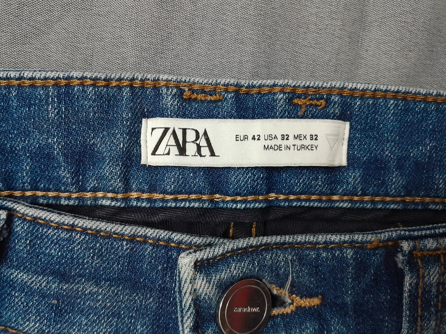 Blugi barbatesti. Marca ZARA. Marime 42. Talie: 43 cm.