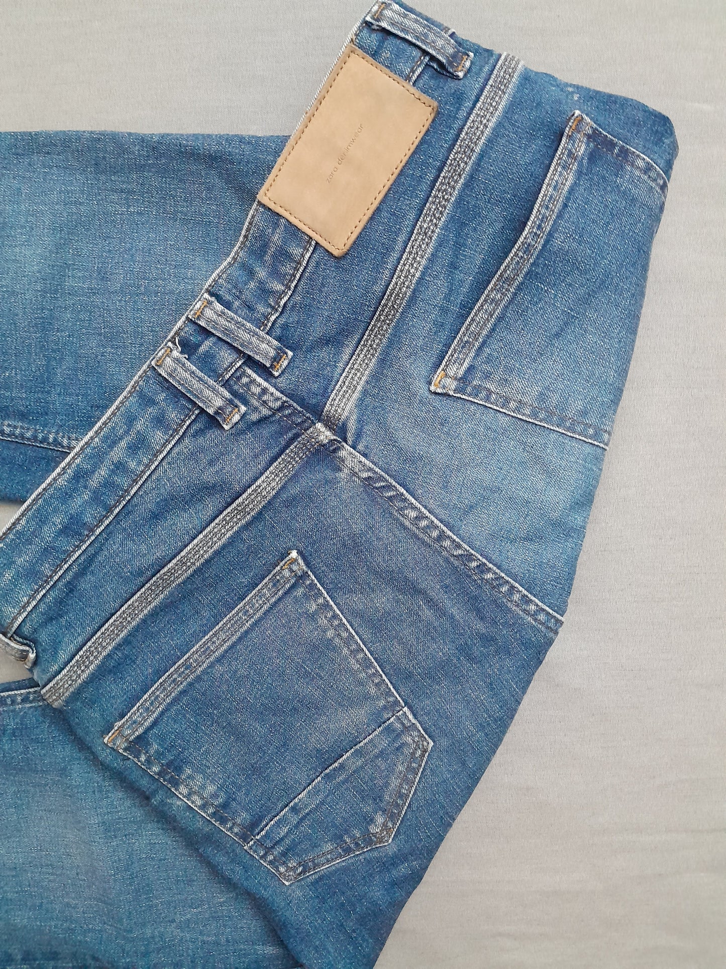Blugi barbatesti. Marca ZARA. Marime 42. Talie: 43 cm.