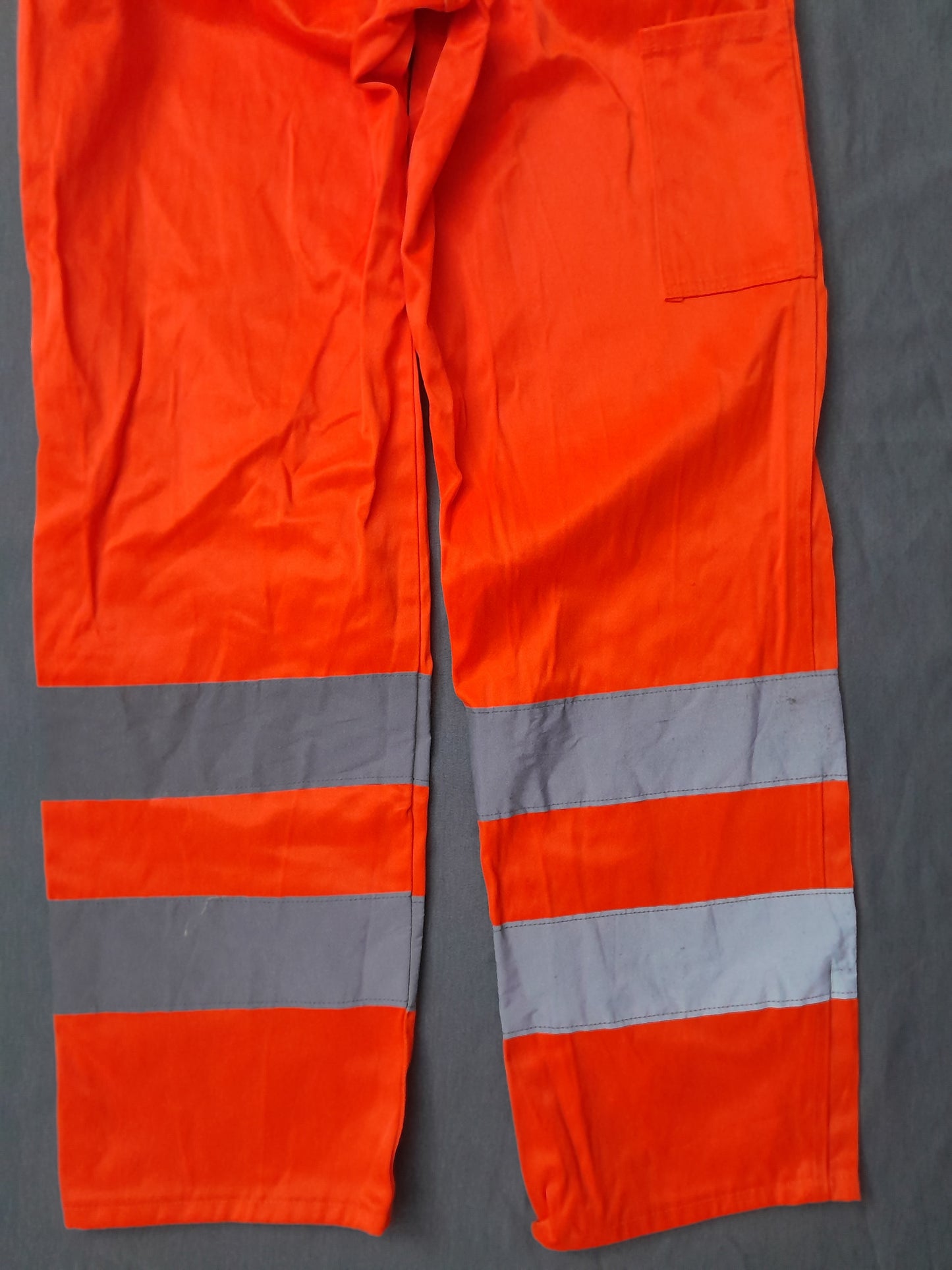 Pantaloni reflectorizanti. Talie 30/ 42 cm.
