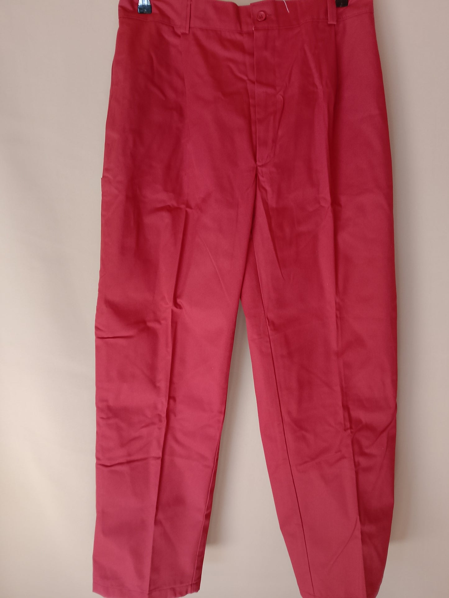 Pantaloni de Lucru Roșii - Adaugă o Pată de Culoare în Garderoba Ta de Lucru! Marime 54.