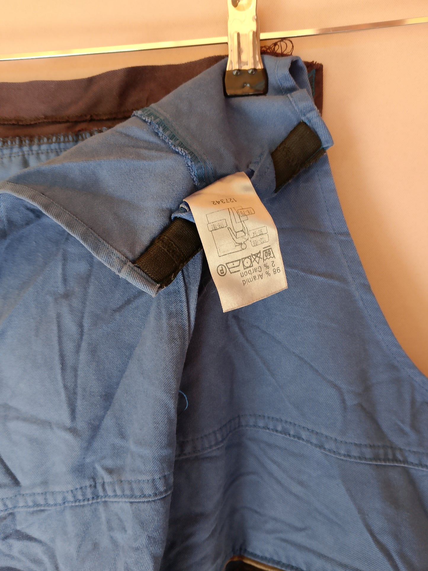 Salopetă de lucru bărbați, robustă și funcțională - Perfectă pentru șantier sau atelier. Marime 52
