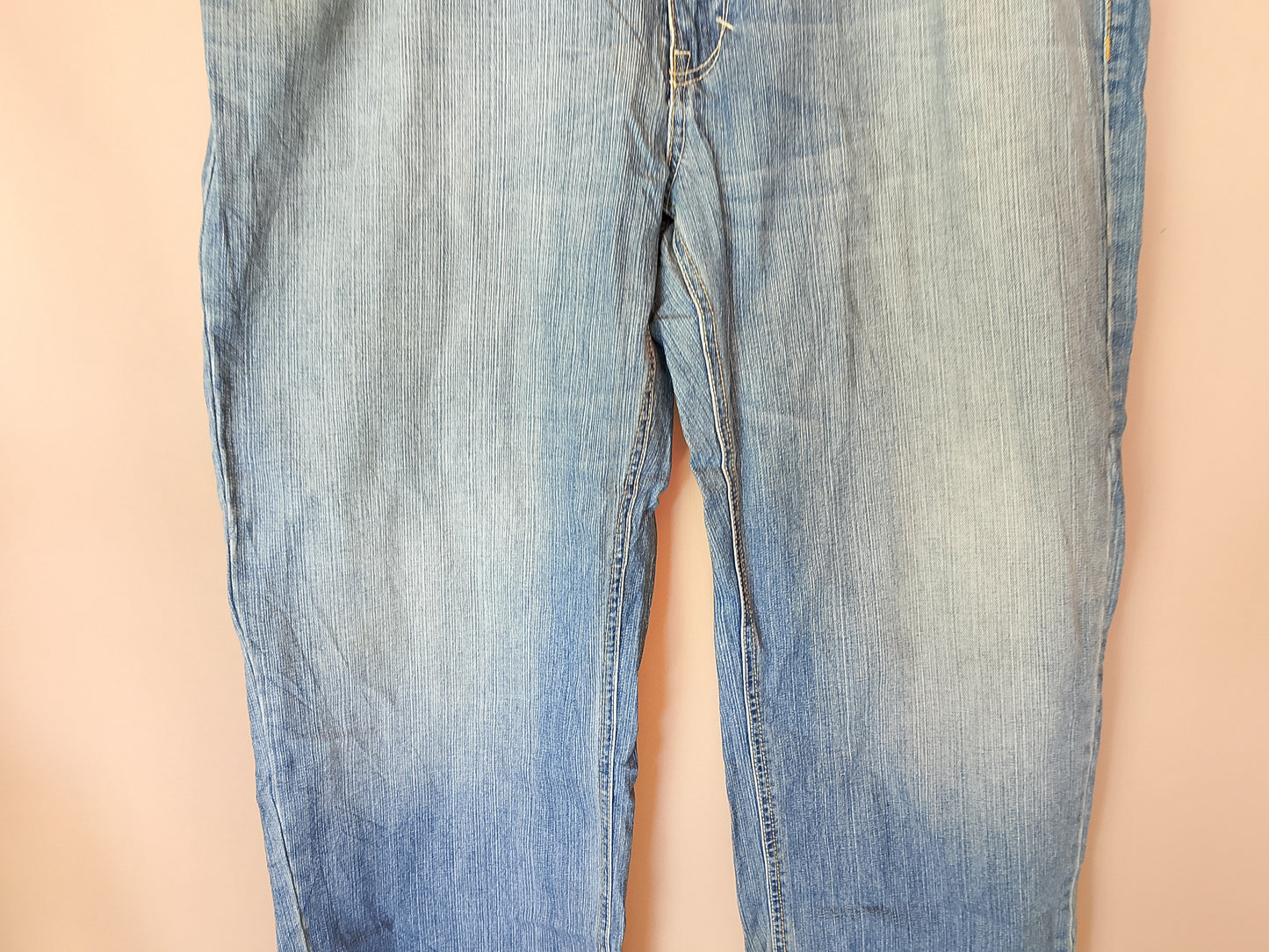 Jeans Capri de bărbați de la Cipo & Baxx - Stil urban și confort în zilele calde. Marime 42. Talie 52 cm.