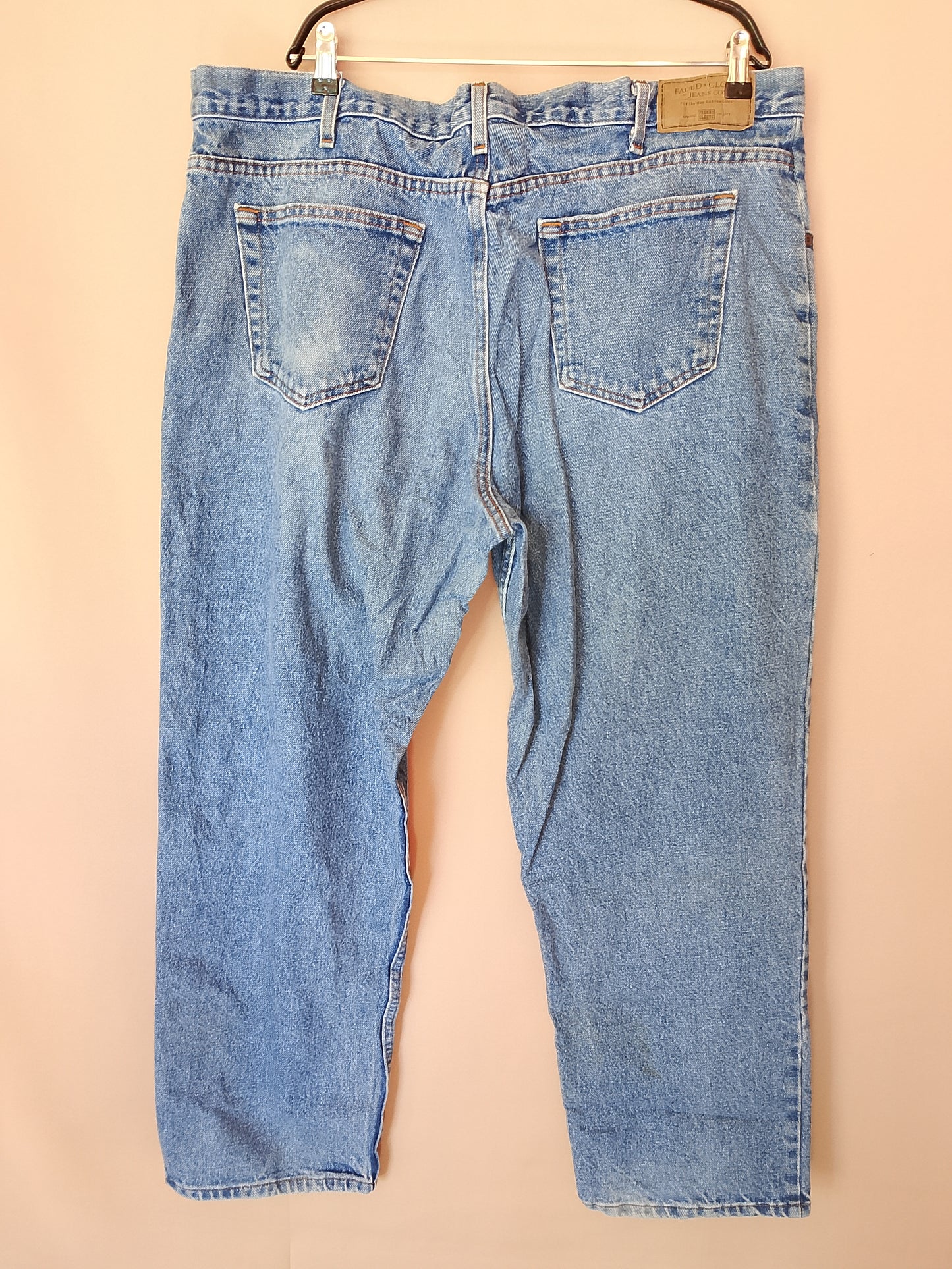 Jeans clasici de bărbați de la FAGED 'N' BLUE - Un stil atemporal pentru garderoba ta. Talie 50 cm.