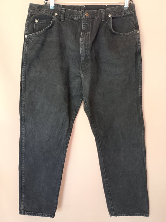 Blugi clasici Wrangler - Un simbol al stilului american autentic, acum în garderoba ta! talie 46 cm