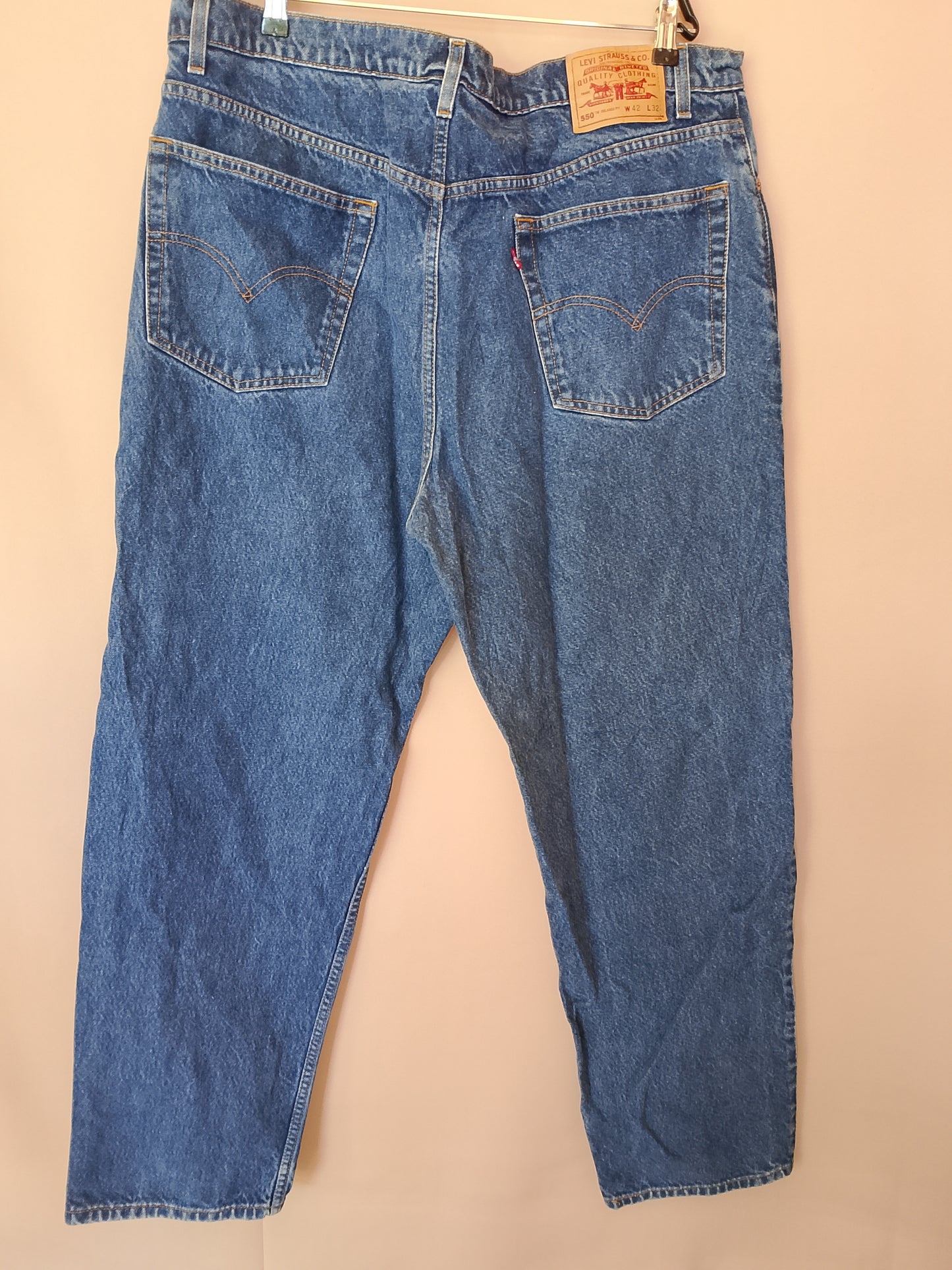Jeans Levi's 550 - Un clasic relaxat pentru un stil autentic. Talie 49 cm