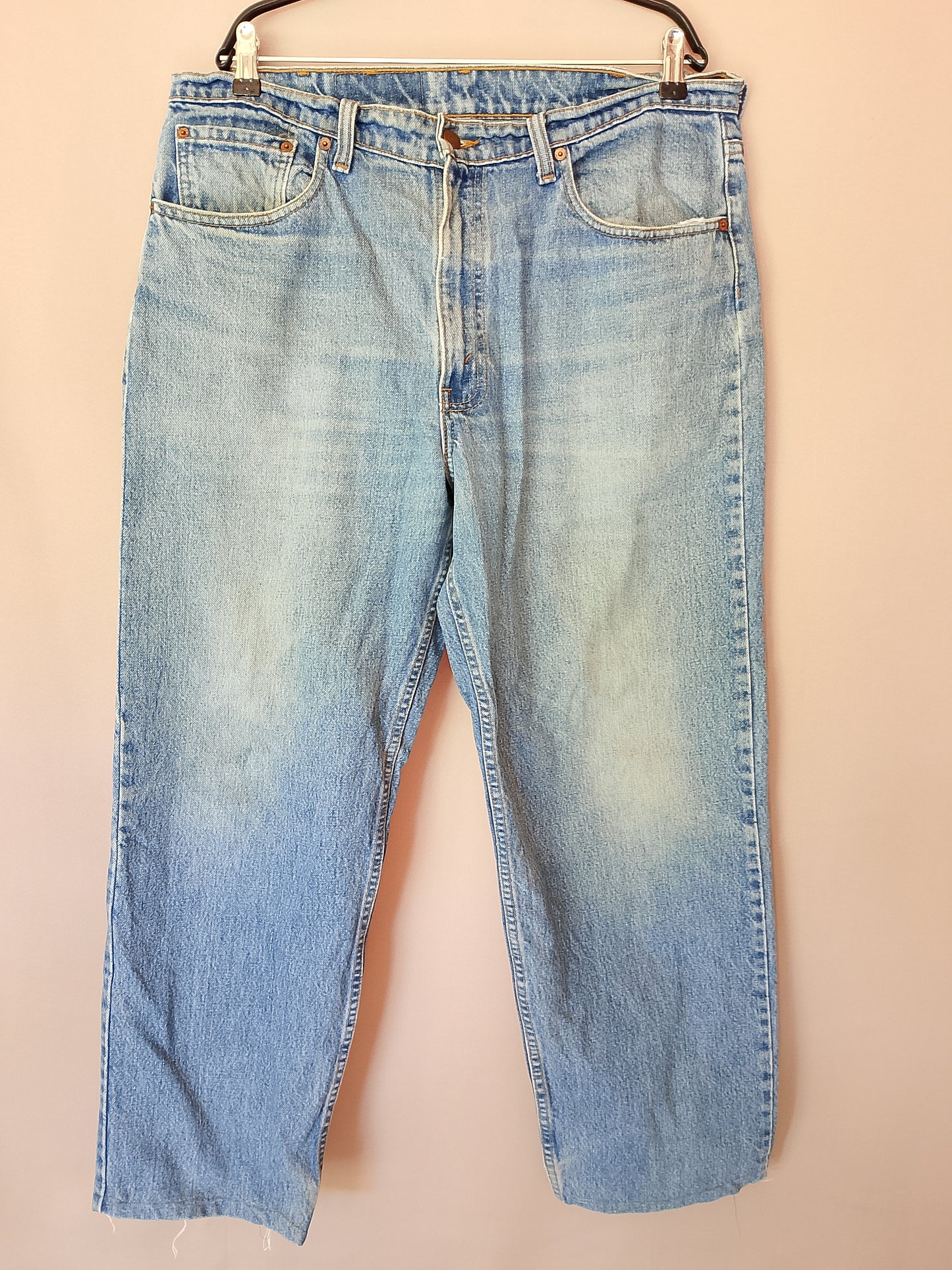 Jeans Levi's 550 - Un clasic relaxat pentru un stil autentic. Talie 48 cm