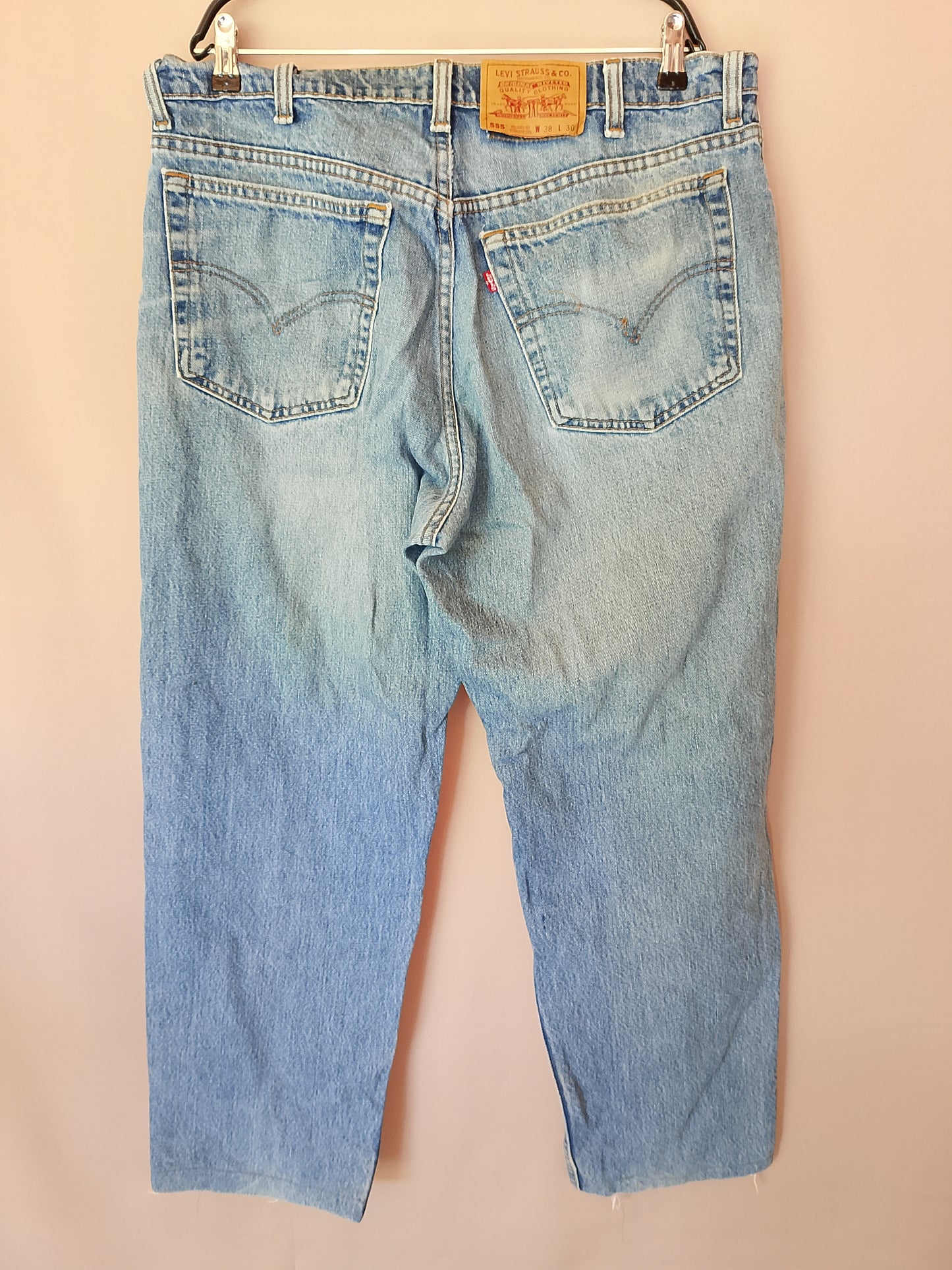 Jeans Levi's 550 - Un clasic relaxat pentru un stil autentic. Talie 48 cm