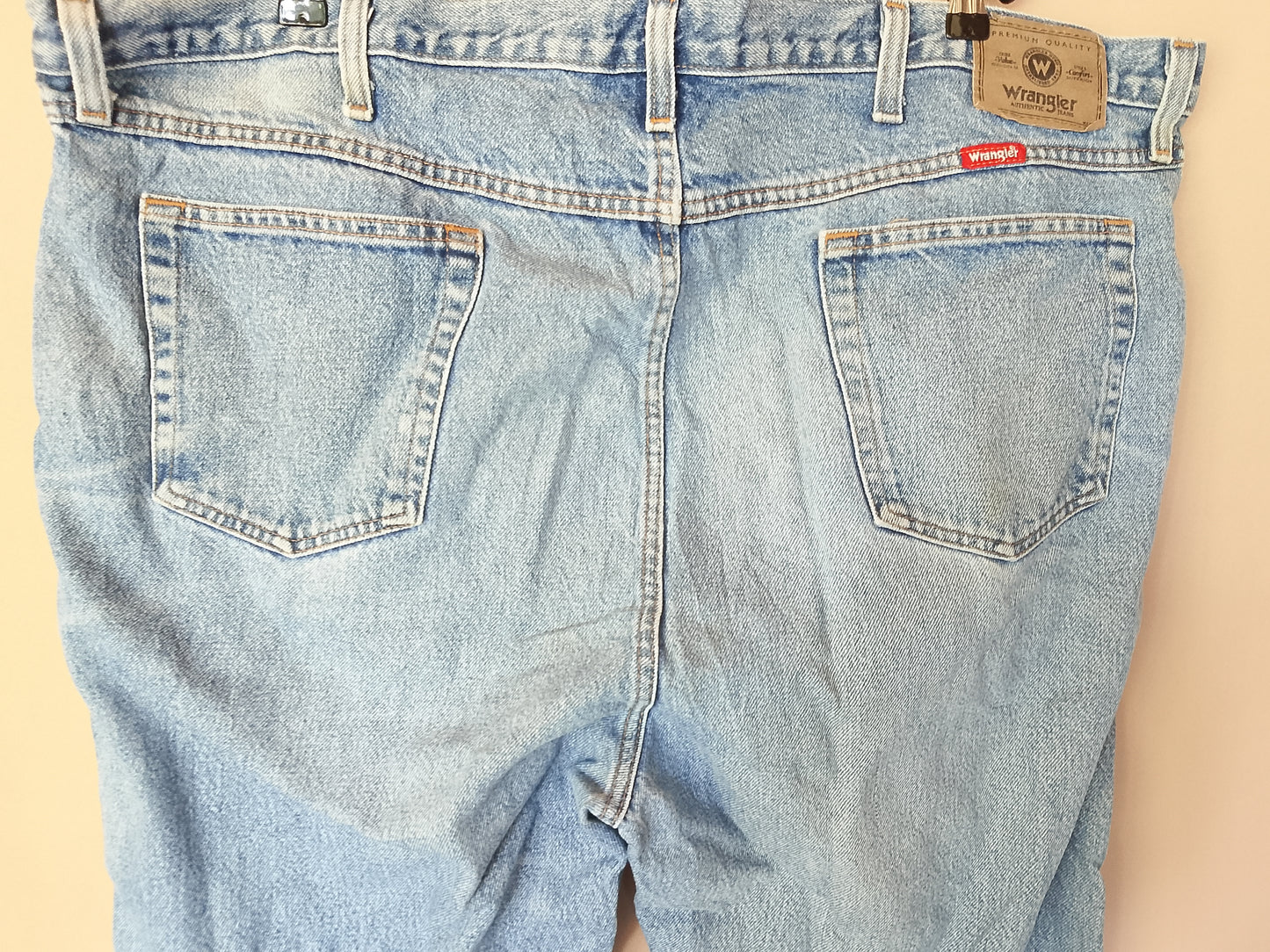 Blugi Originali Wrangler, Albastru Deschis - Stil Clasic Autentic!