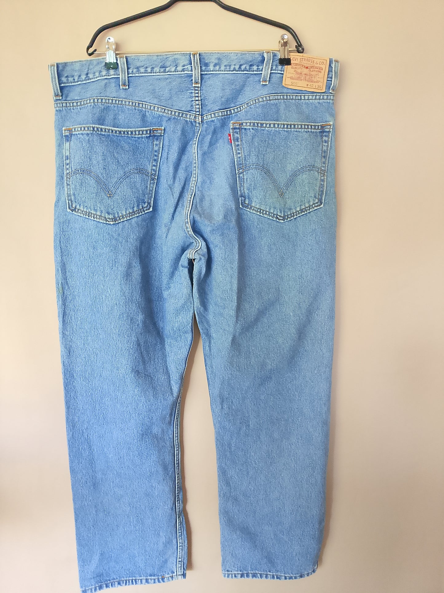 Blugi Originali Levi's, Model 505 - Stil Legendar și Confort Clasic!
