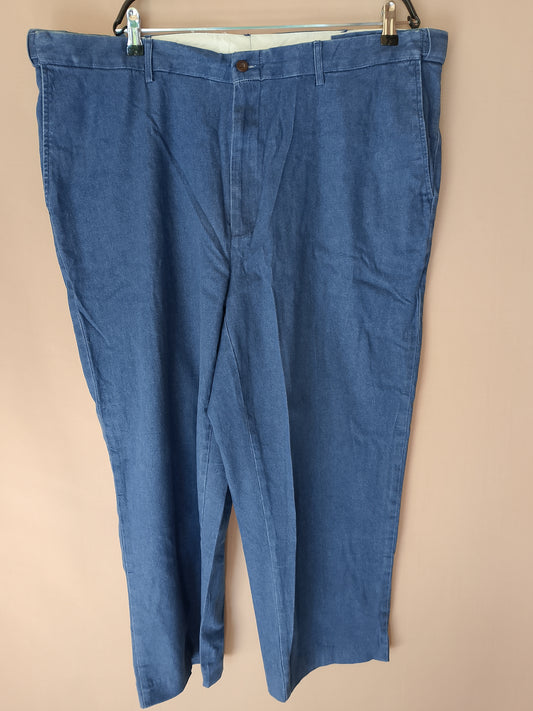 Eleganță Casual și Confort la Orice Ocazie: Pantaloni tip Chino în Măsura 42