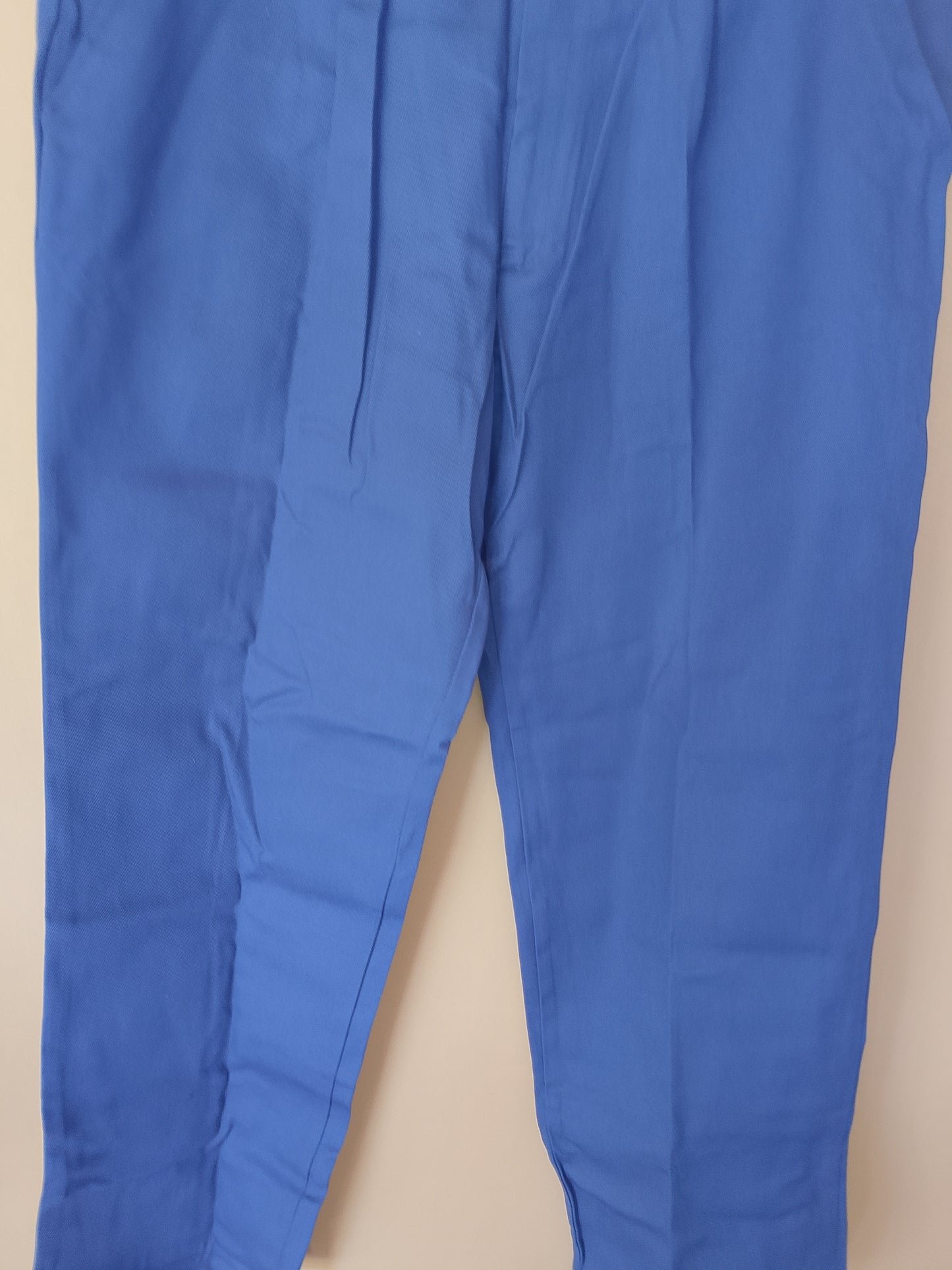 Pantaloni de lucru bleumarin, mărimea 48 - Confort și funcționalitate pentru meseria ta!