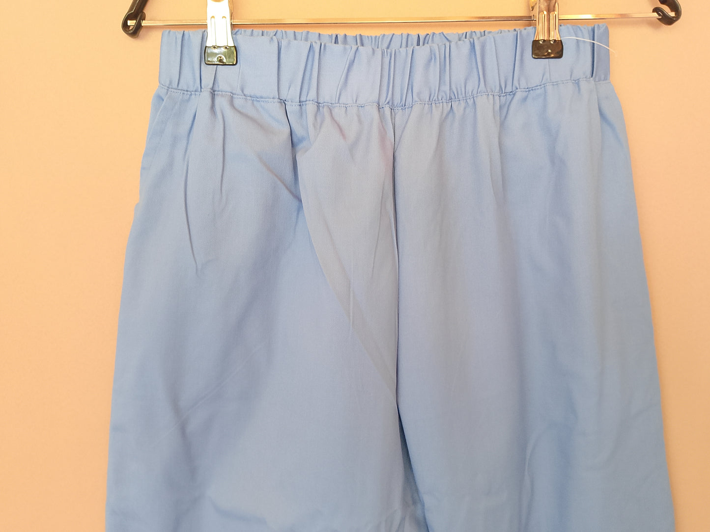 Pantaloni de uniformă medicală/de lucru, albastru deschis, Mărimea S - Confort și igienă în orice mediu de lucru!