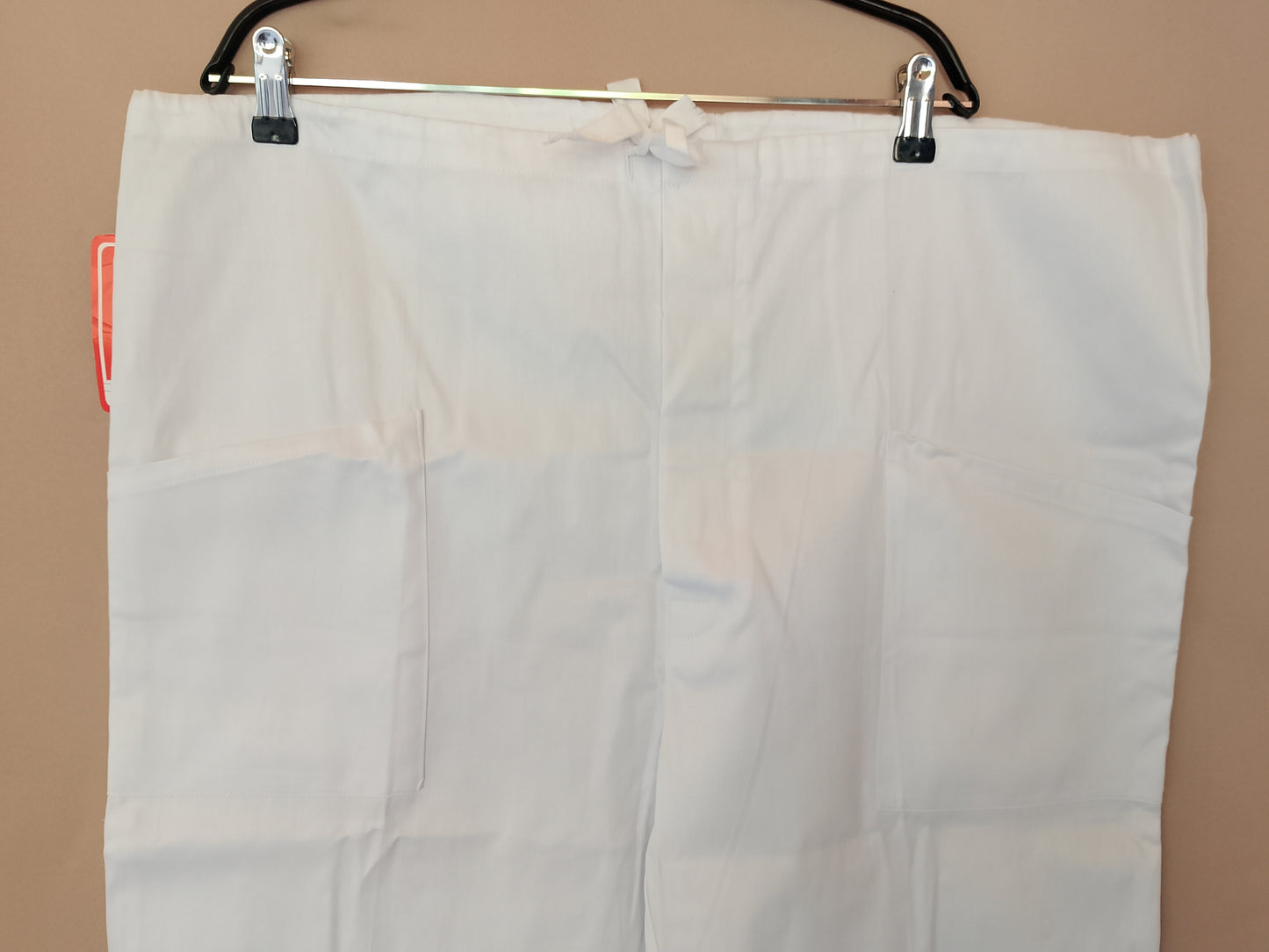 Pantalon alb sanitrar marca EIHA – Confort și profesionalism pentru o carieră de succes