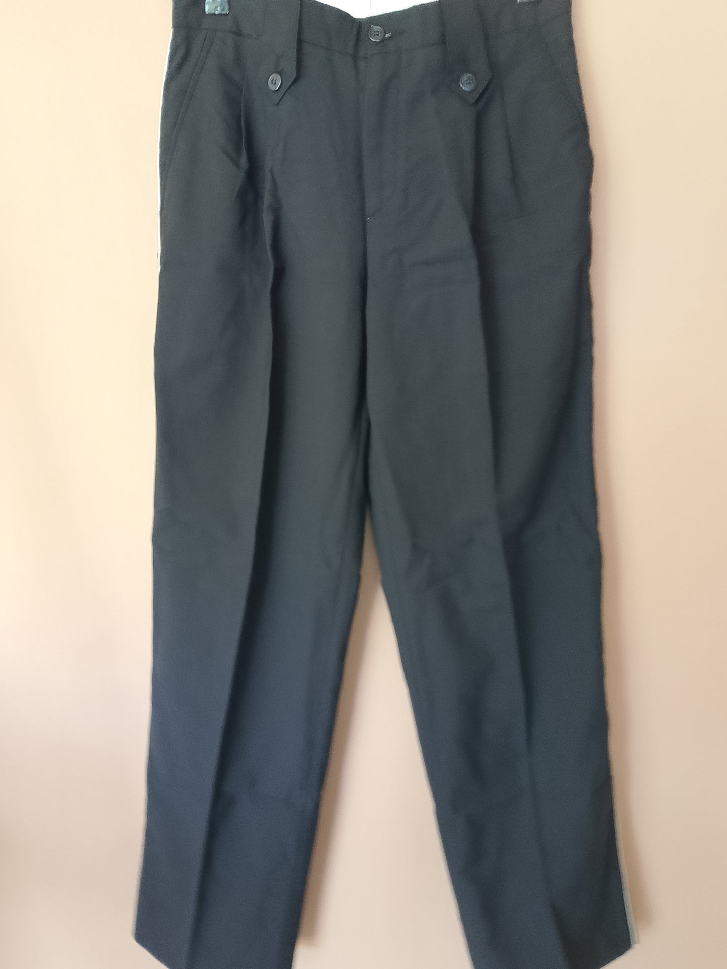 Pantaloni formali negri - Eleganță atemporală pentru ocazii speciale