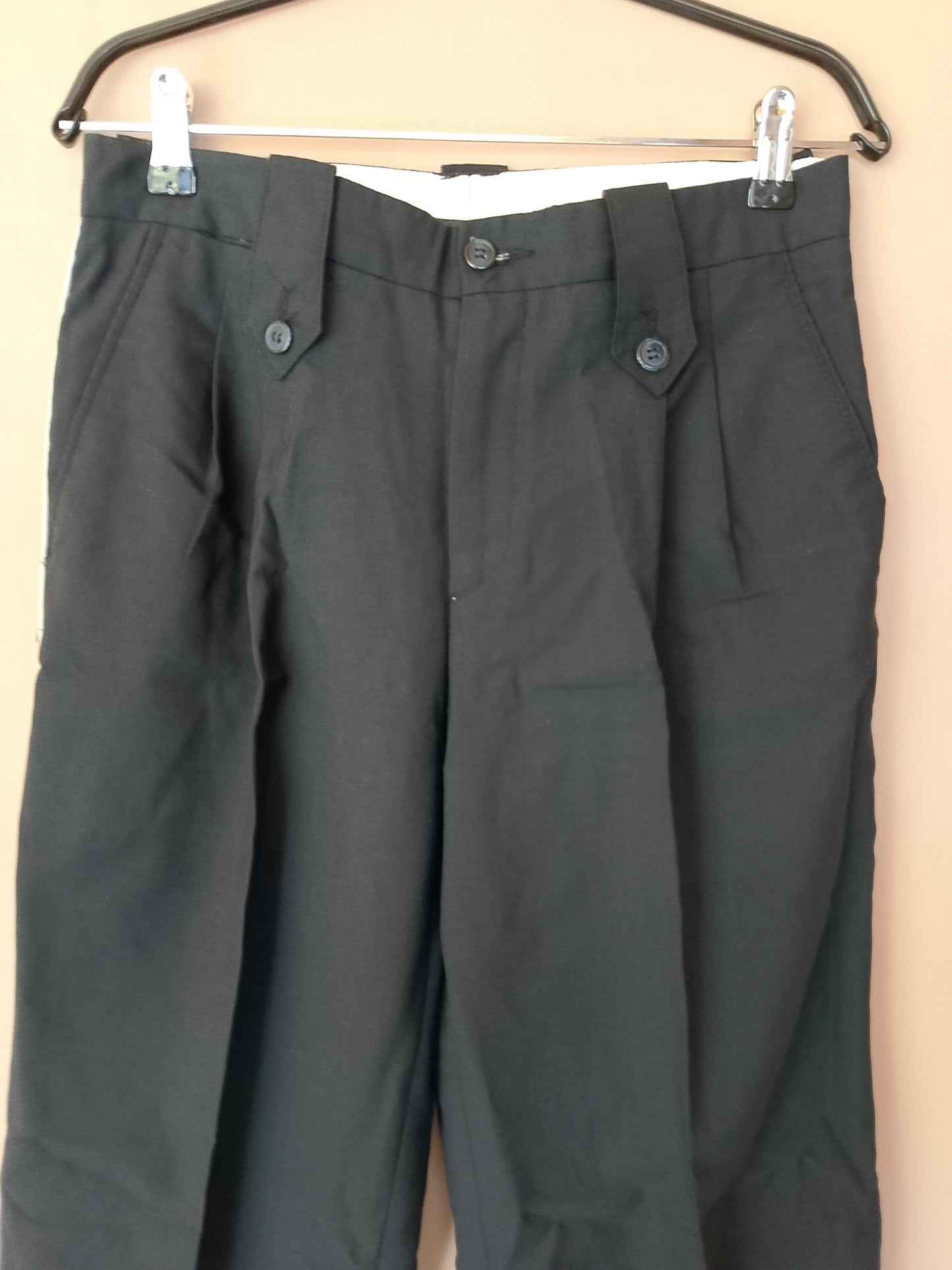 Pantaloni formali negri - Eleganță atemporală pentru ocazii speciale