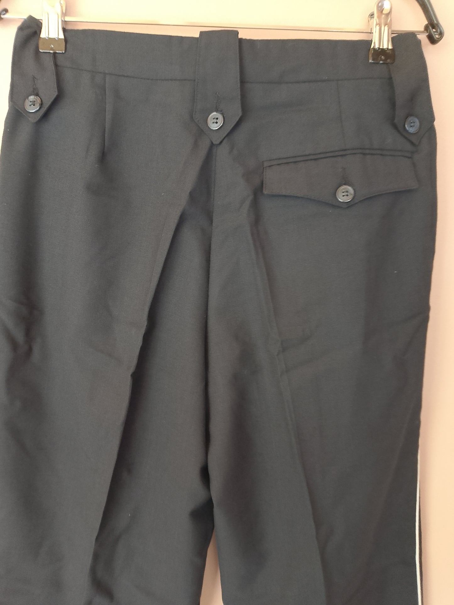 Pantaloni formali negri - Eleganță atemporală pentru ocazii speciale