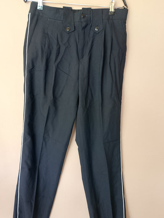 Pantaloni eleganți bărbați, negri, cu dungi albe - Perfect pentru o ținută business sau casual smart!. Marime 40