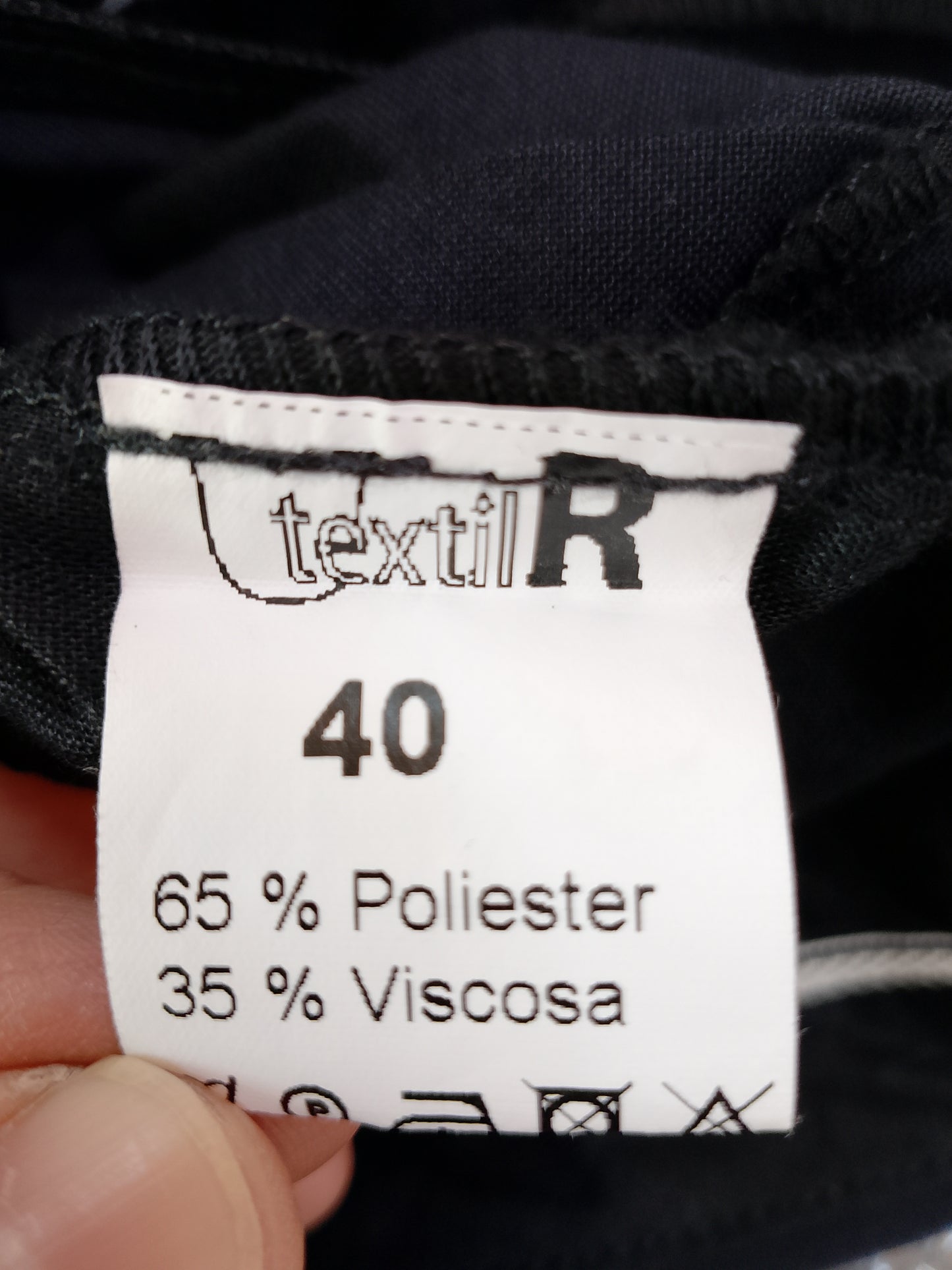 Pantaloni eleganți bărbați, negri, cu dungi albe - Perfect pentru o ținută business sau casual smart!. Marime 40