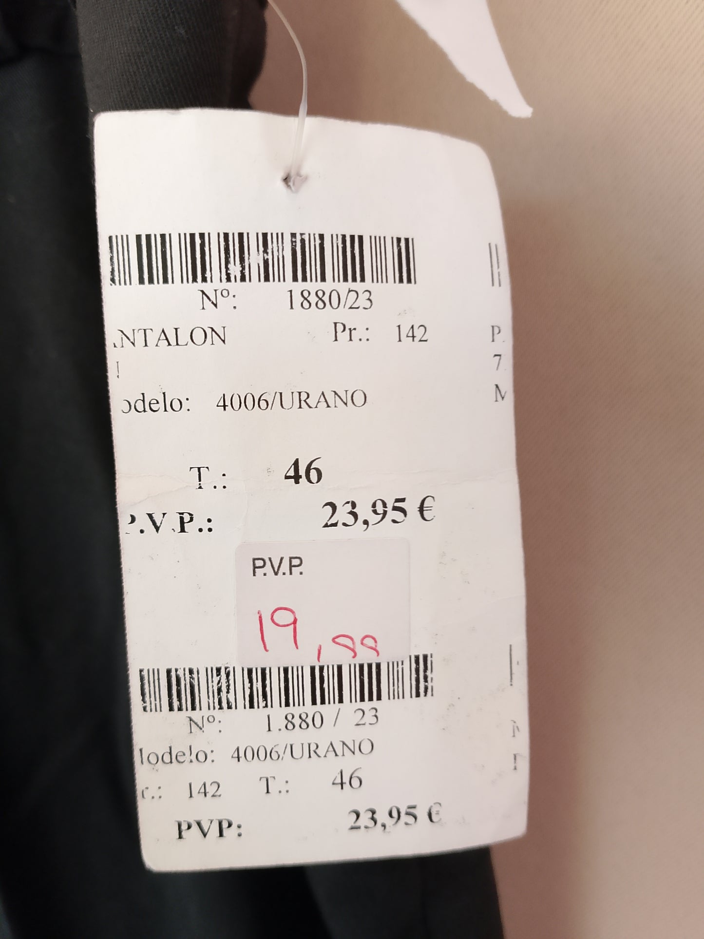 Pantaloni de damă eleganți, negri, mărimea 46 - Perfecți pentru o ținută office sau de seară!