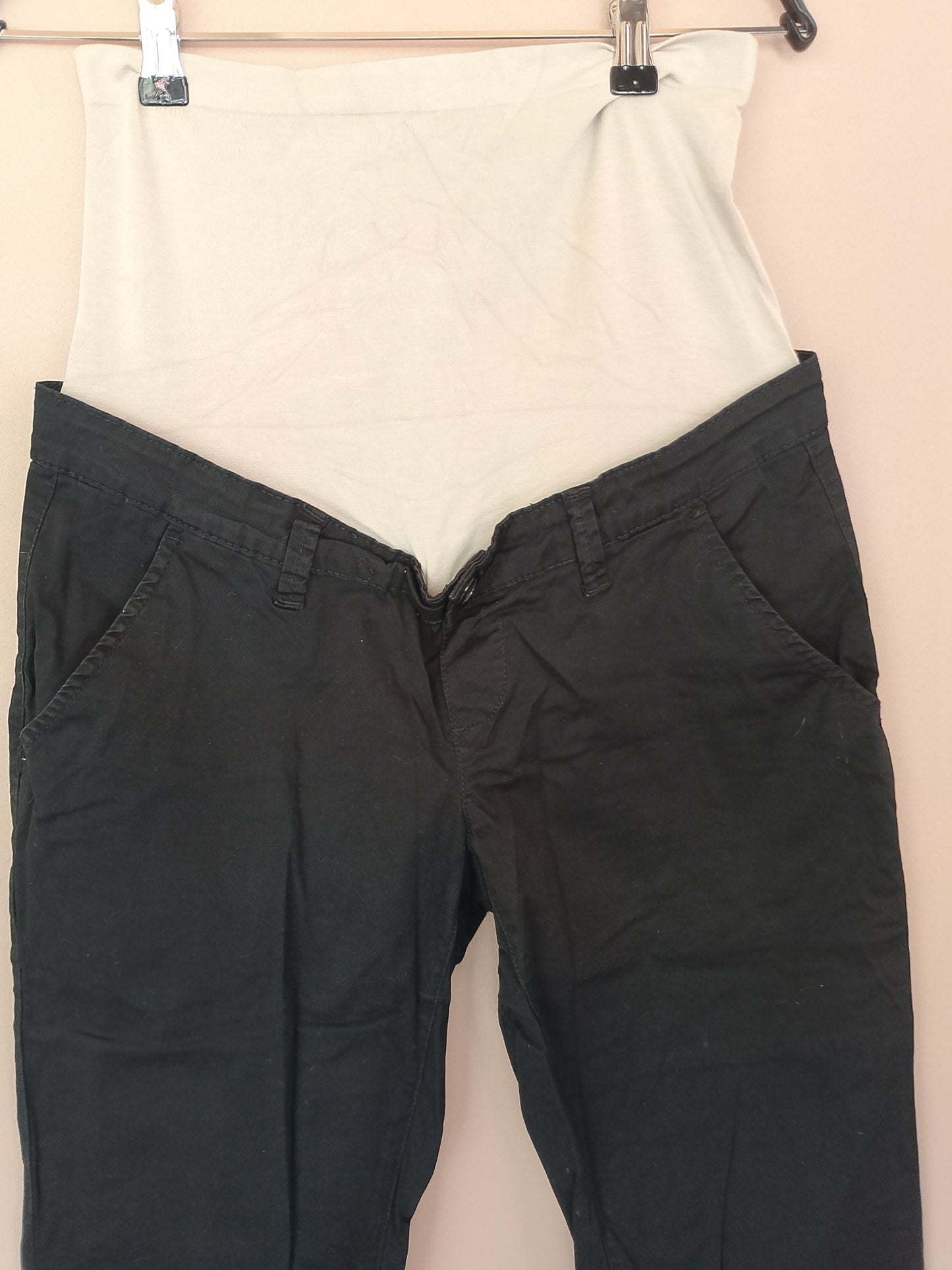 Pantaloni de maternitate Zalando Essentials, negri, model chino - Confort și stil modern pentru viitoarele mămici! Marime S