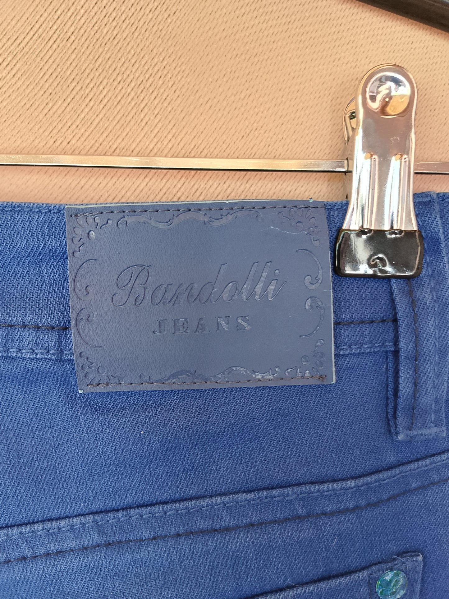 Pantaloni de damă, denim, albastru închis - Model clasic și versatil. Marime 38