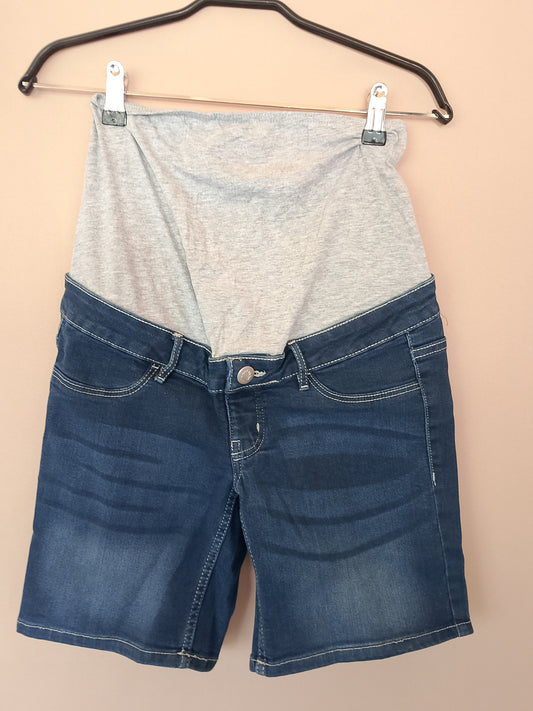 Scapă de disconfort și bucură-te de sarcină cu acești pantaloni scurți de maternitate Esmara! Marime 34