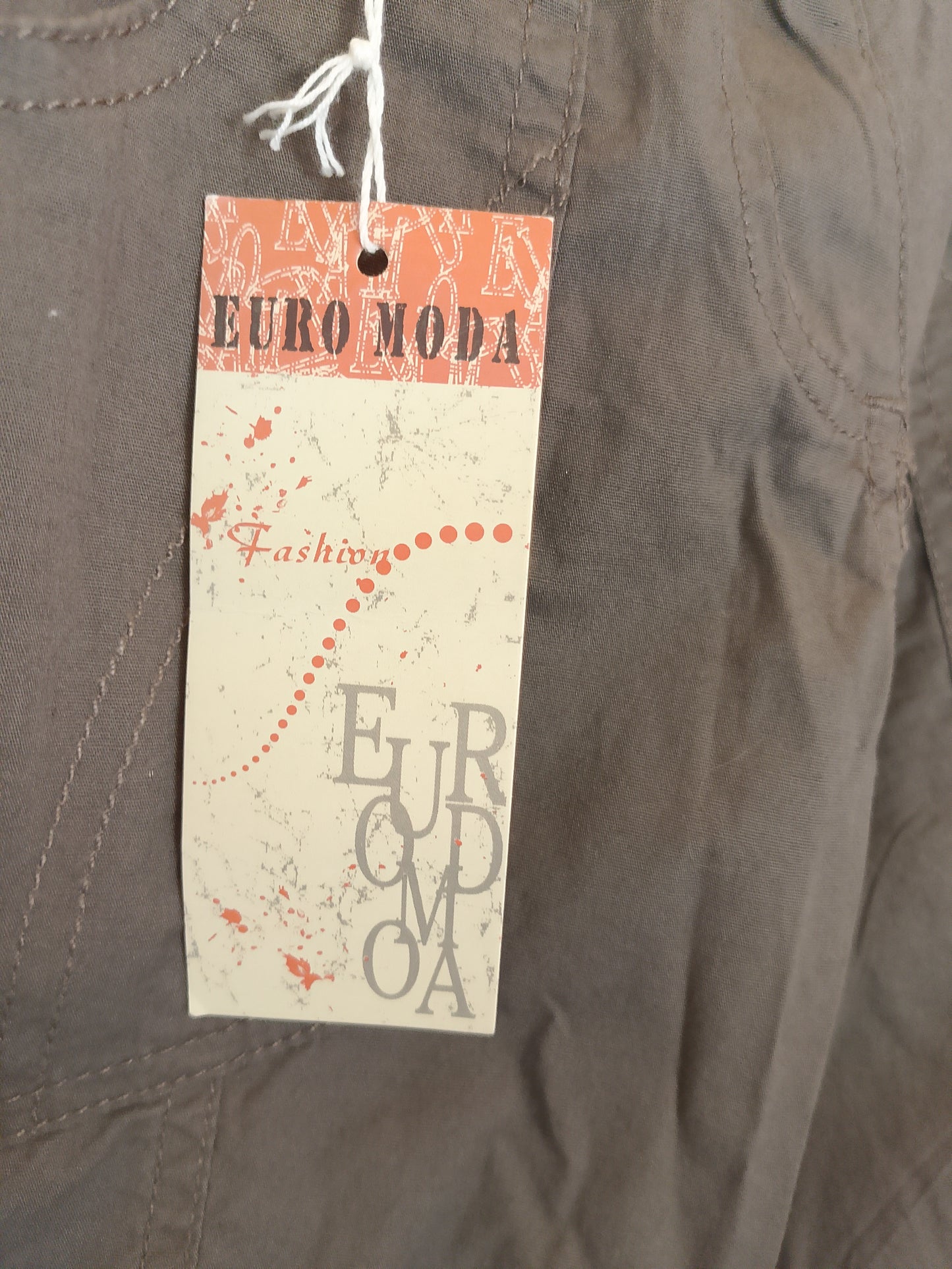 Pantaloni Capri de damă, model cargo, culoarea kaki – Stare perfectă, cu etichetă!