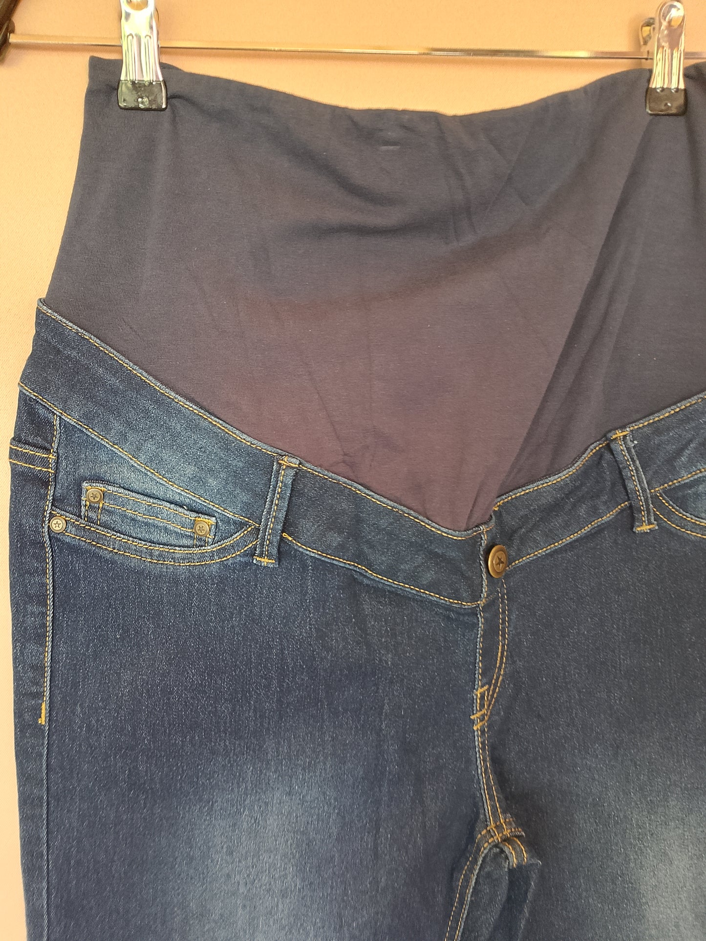 Blugi de maternitate TEX – Confort și eleganță pe parcursul sarcinii!   Marime 42