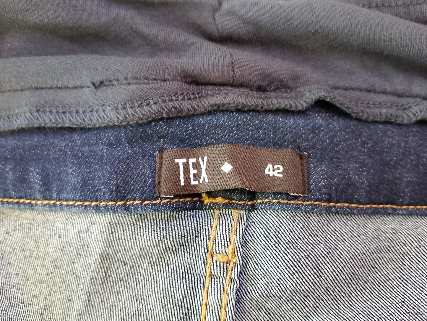 Blugi de maternitate TEX – Confort și eleganță pe parcursul sarcinii!   Marime 42