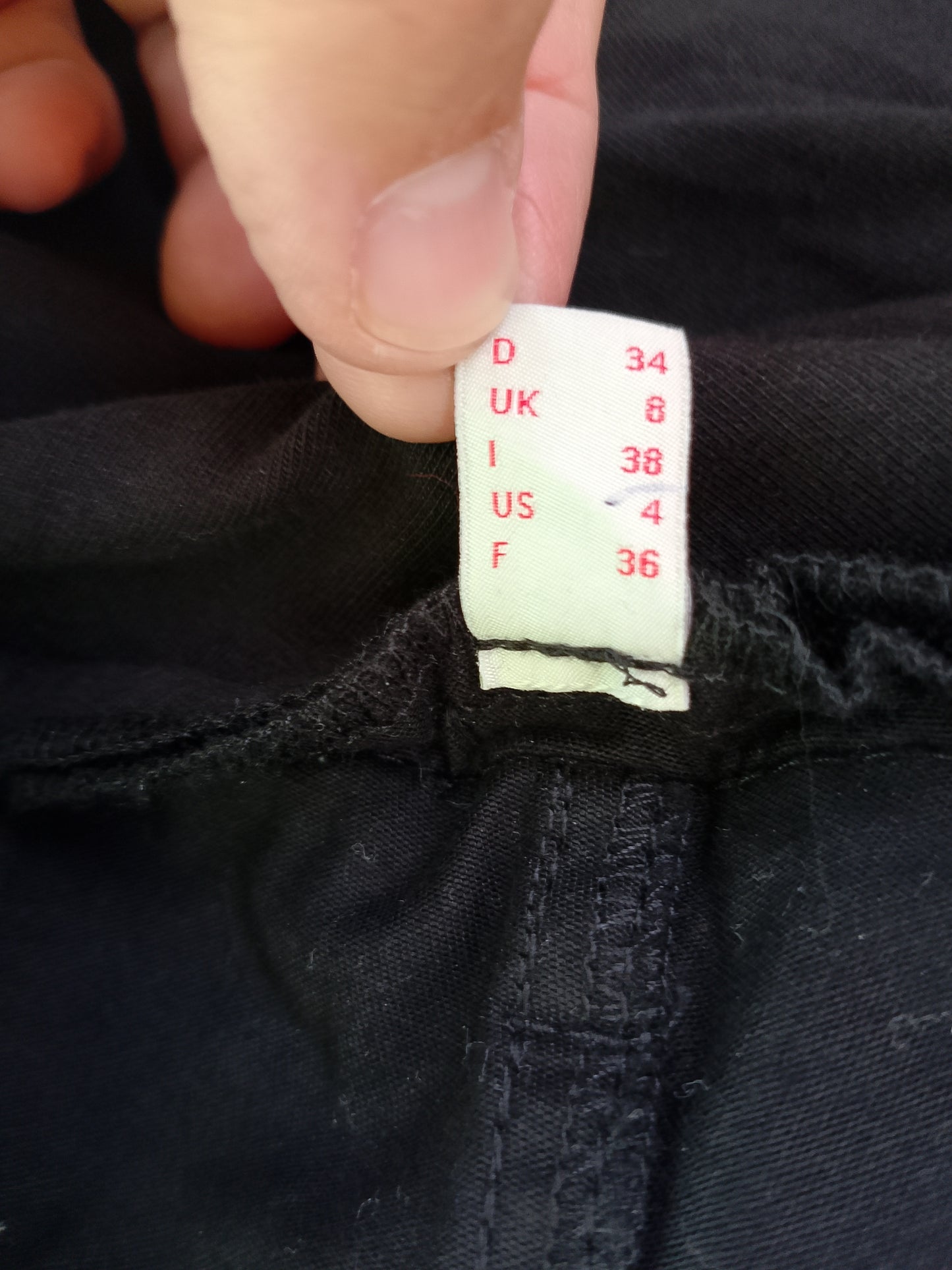 Eleganță și confort de neegalat: pantaloni negri de maternitate! Marime 34