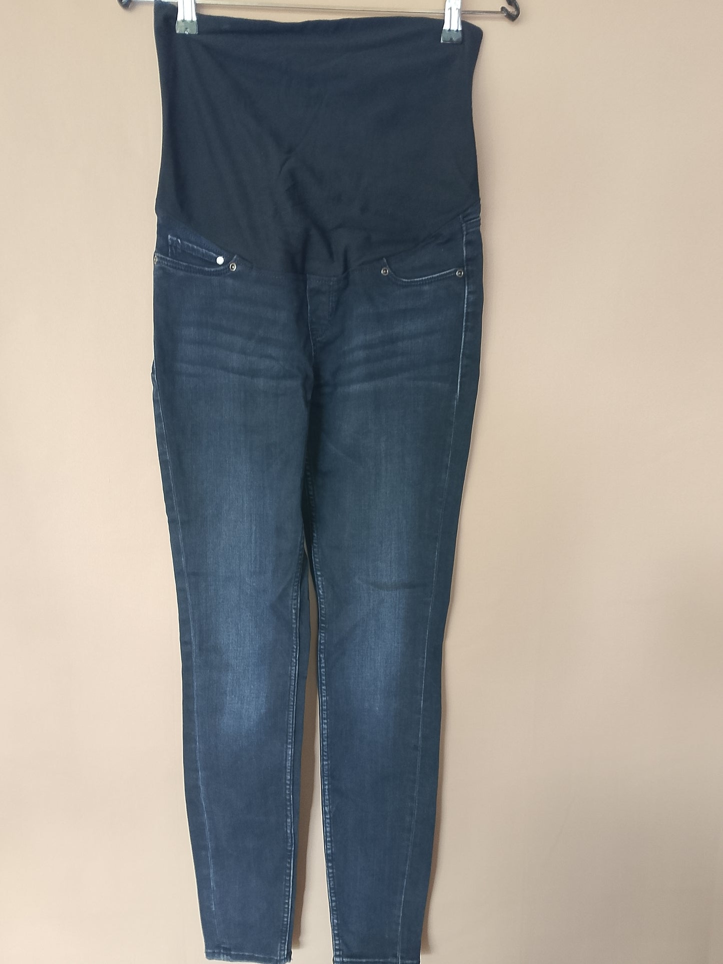 Blugi de sarcină de la H&M - Stil și Confort pentru Perioada Ta Specială!