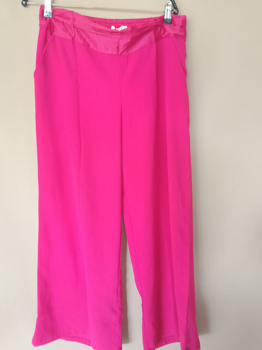 Pantaloni Culottes Roz Fucsia - O Declarație de Stil și Eleganță! Marime 42.