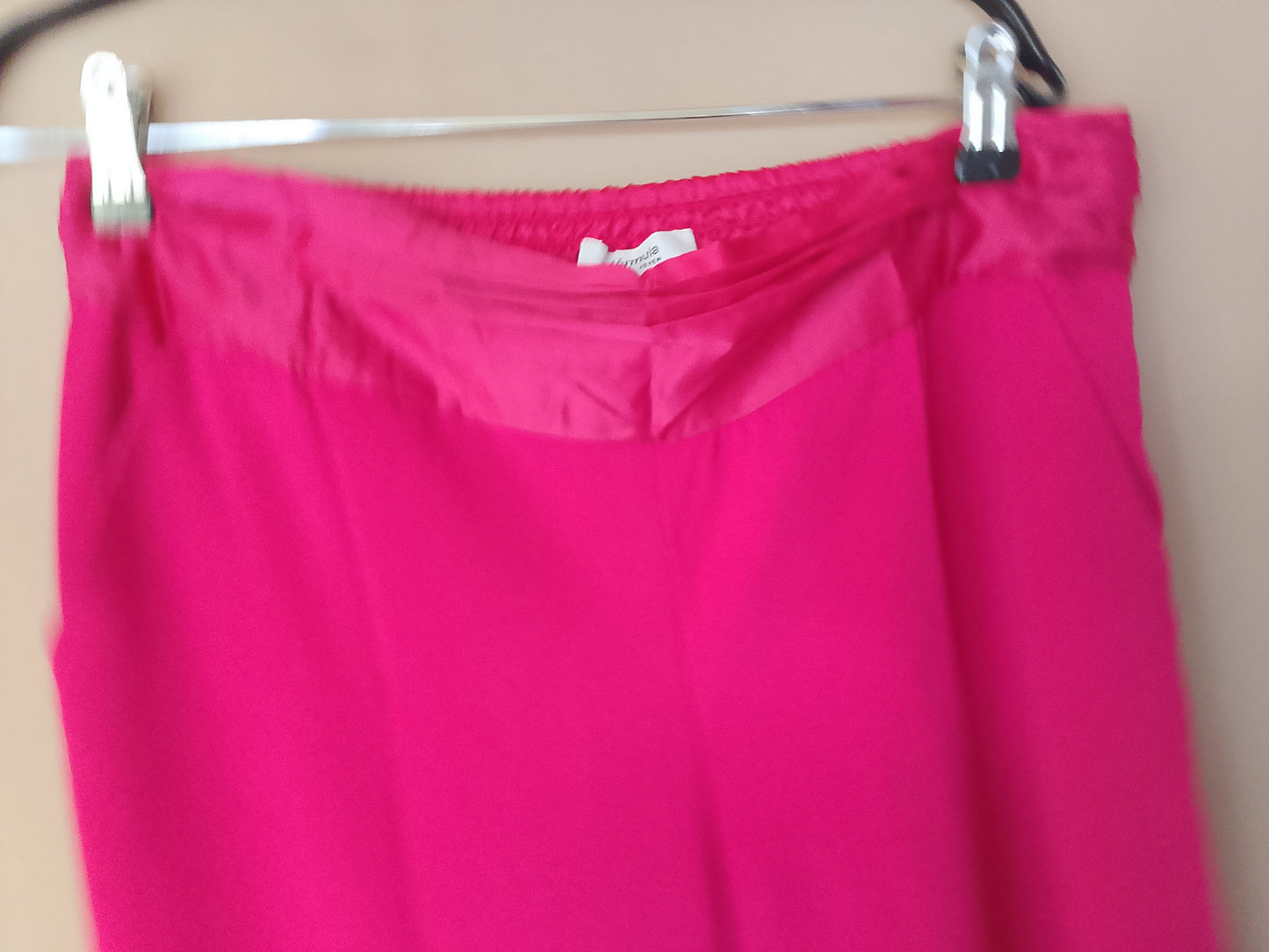 Pantaloni Culottes Roz Fucsia - O Declarație de Stil și Eleganță! Marime 42.