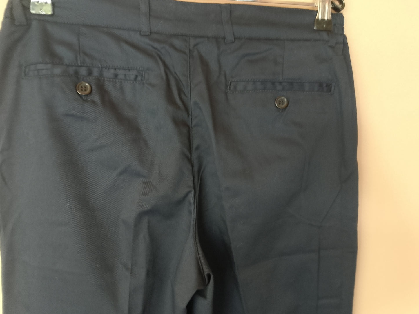 Pantaloni Clasic Tuizzi, Noi cu Etichetă - Eleganță și Practicitate la un Preț Imbatabil! Marime 42.