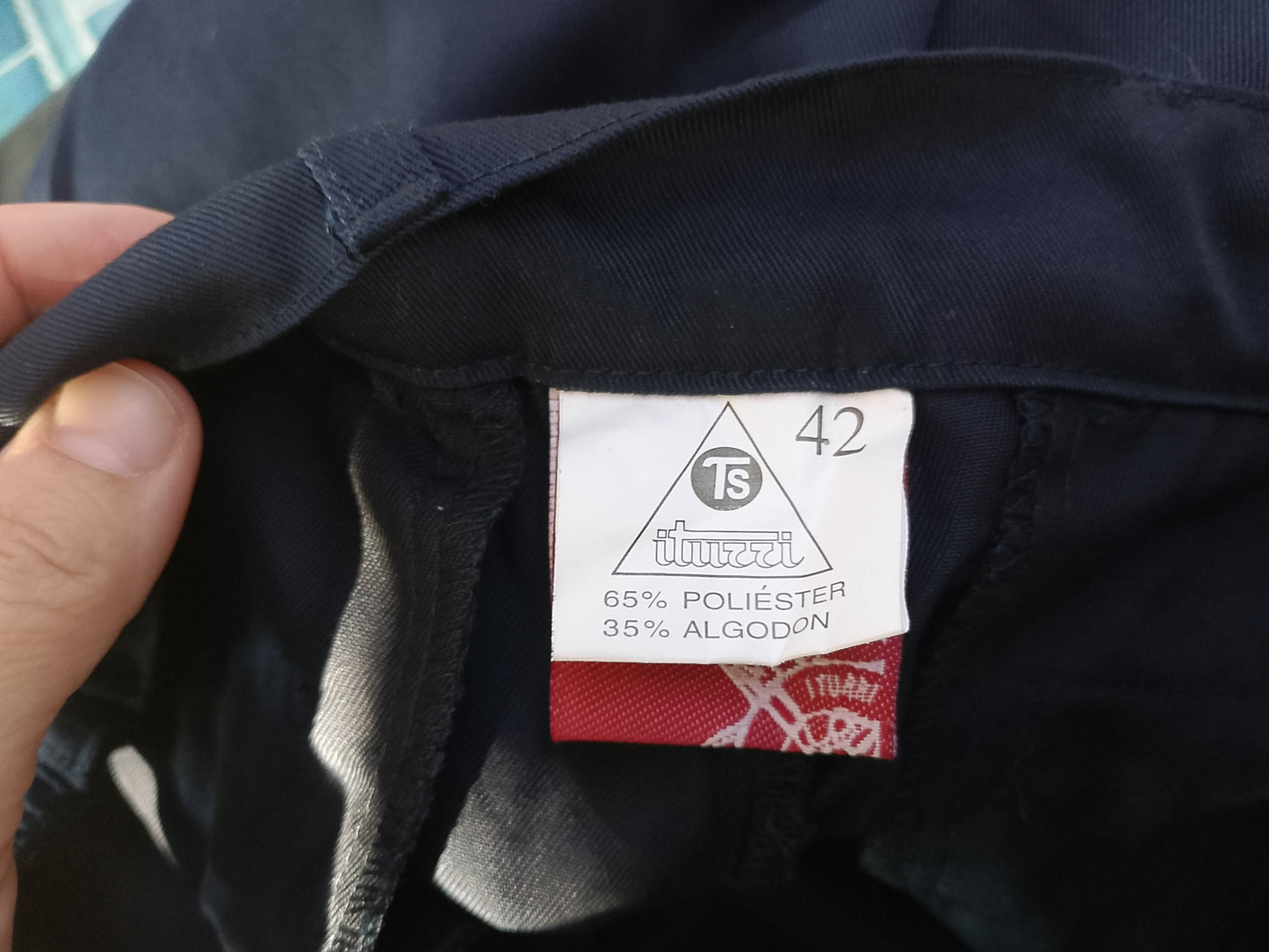 Pantaloni Clasic Tuizzi, Noi cu Etichetă - Eleganță și Practicitate la un Preț Imbatabil! Marime 42.