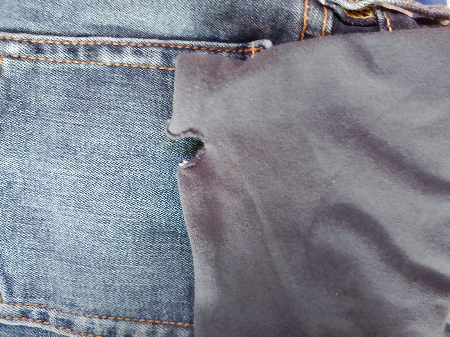 Blugi de sarcină Skinny, Mărimea 36/38 - Super Preț cu o Mică Imperfecțiune!