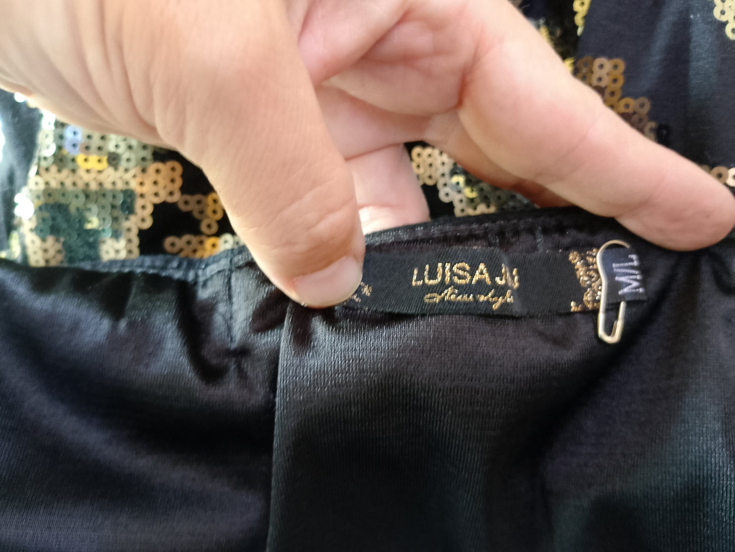 Fustă cu Paiete Luisa Ja, Mărimea M/L - O Piesă Strălucitoare pentru Serile de Neuitat!