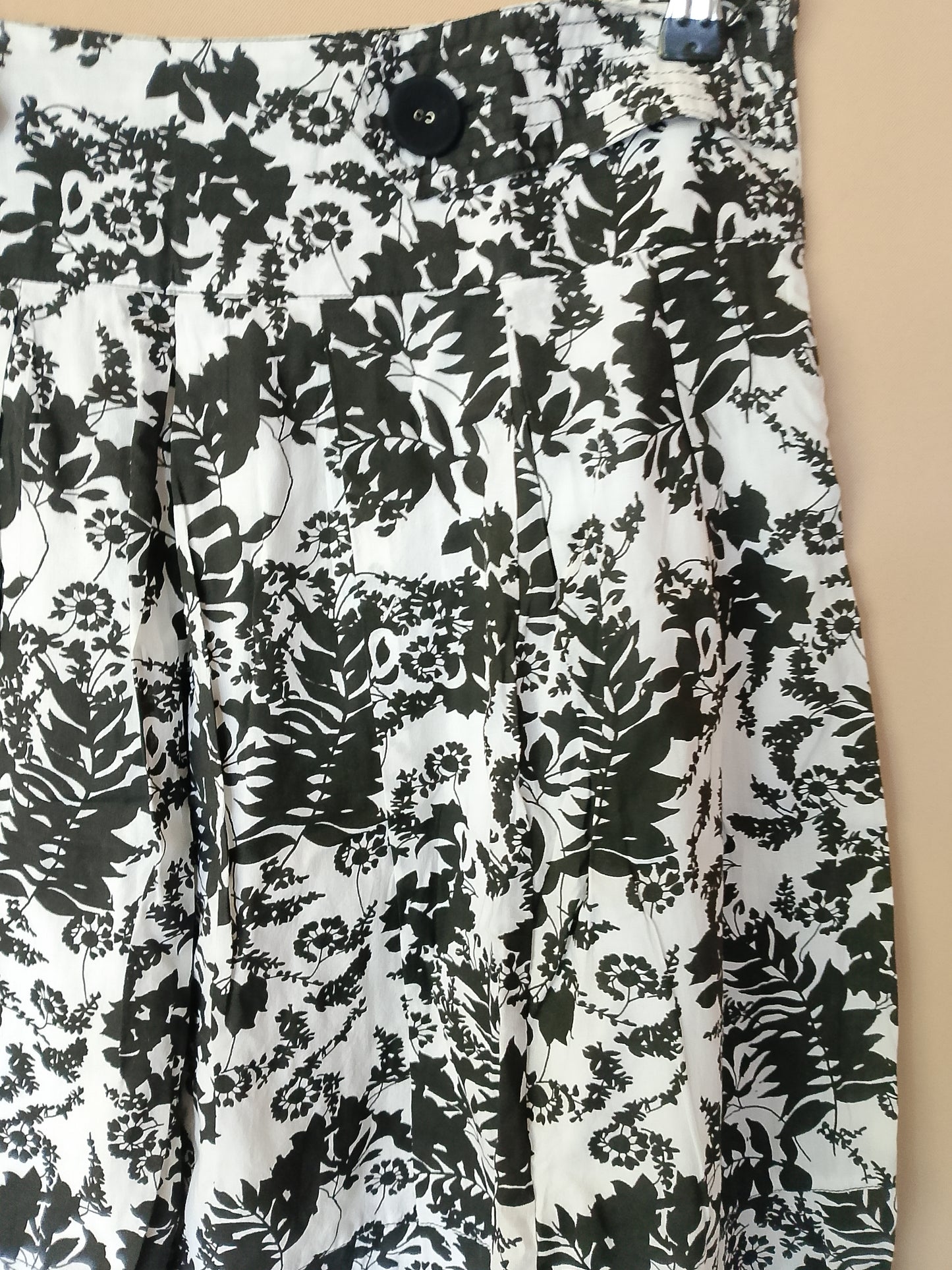 Fustă Evazată Easy Wear (El Corte Inglés) - Model Floral Alb-Negru, Mărimea 40!