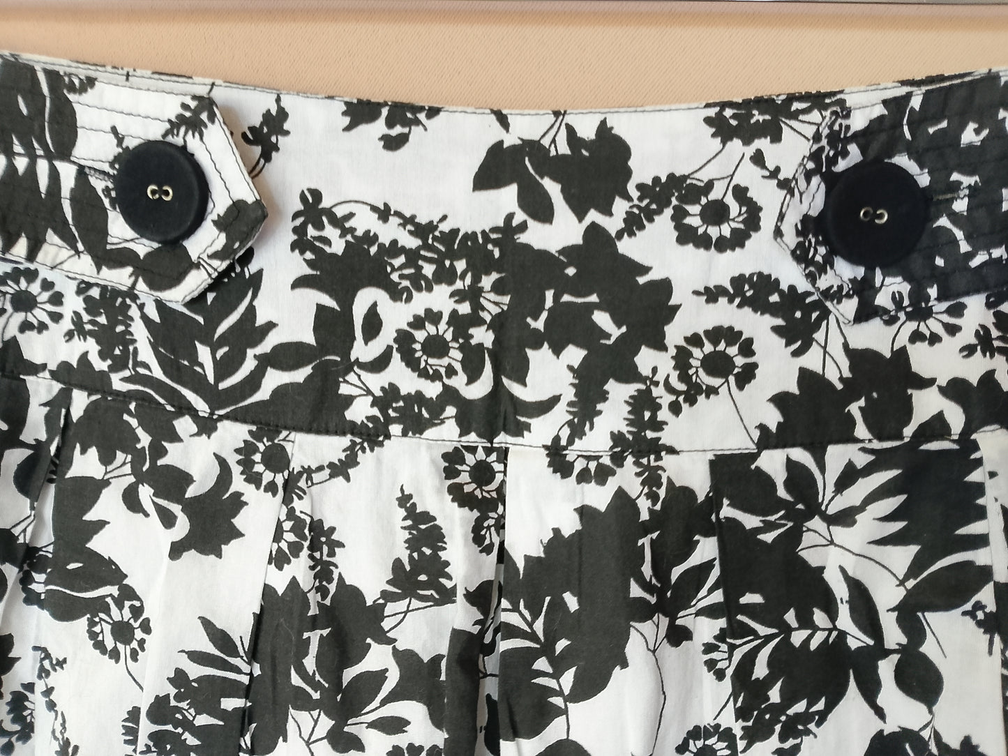 Fustă Evazată Easy Wear (El Corte Inglés) - Model Floral Alb-Negru, Mărimea 40!